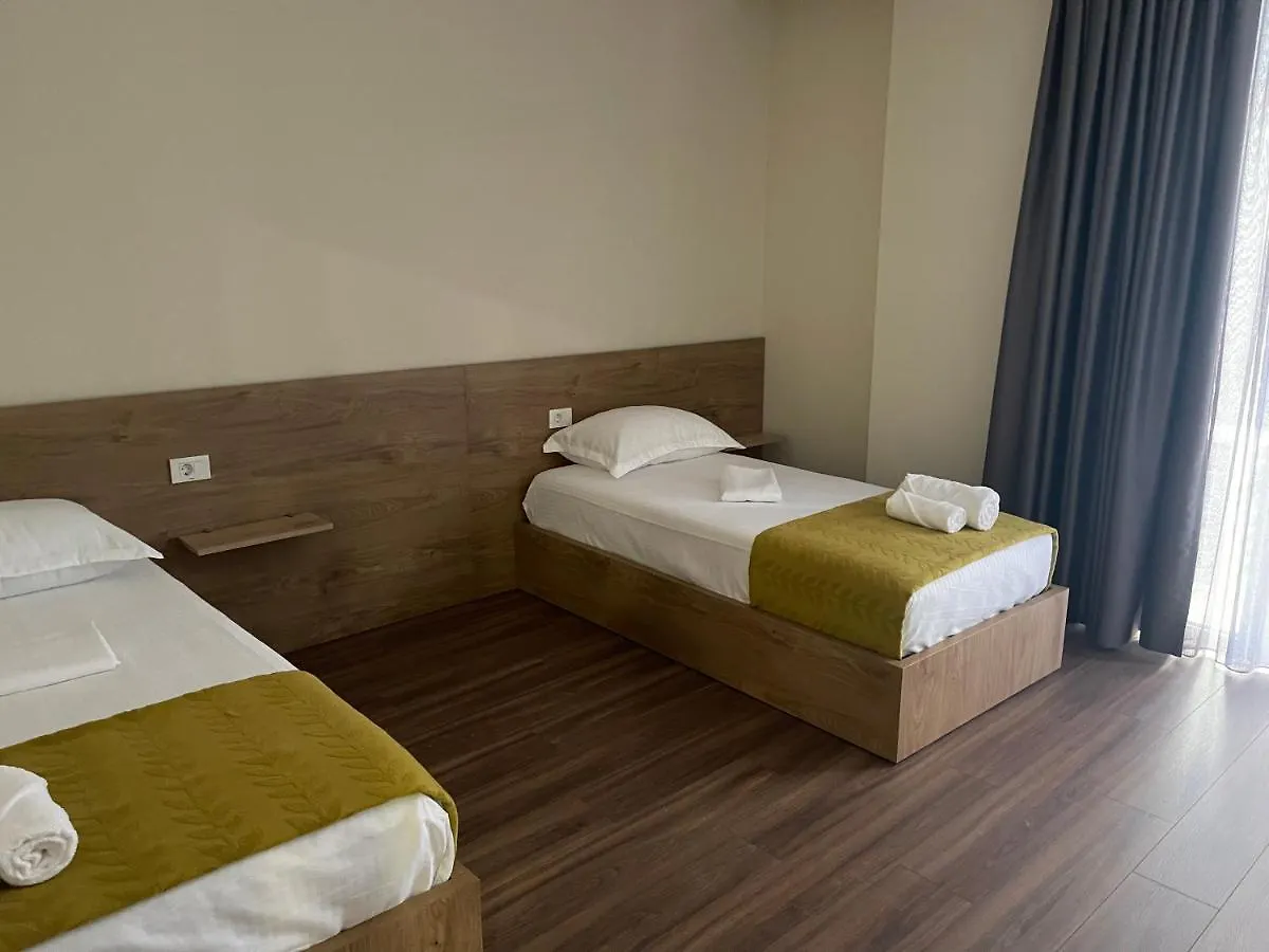 ティラナAle Investa Hospitalityアパートメント アパート